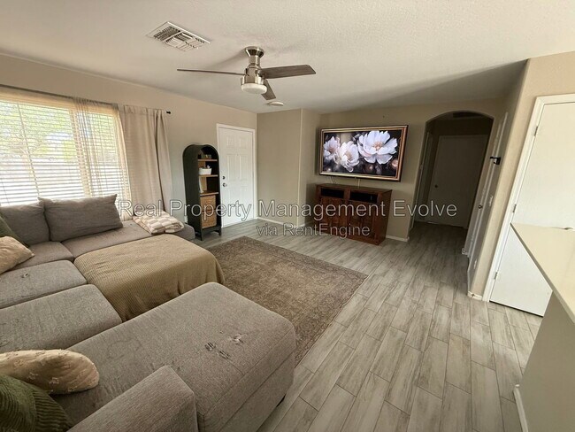 Foto del edificio - 7105 S 251st Dr