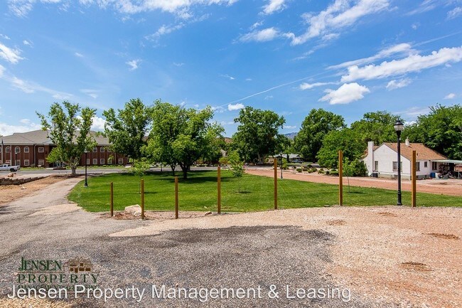 Building Photo - 5 br, 3 bath House - 2600 Santa Clara Drive