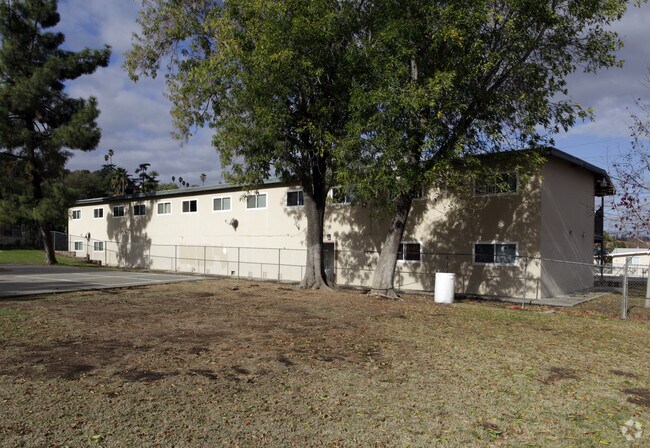 Foto del edificio - 803-815 W 3rd Ave