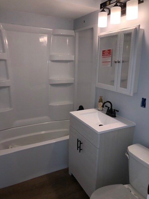 Foto del edificio - 225 Country Club Dr