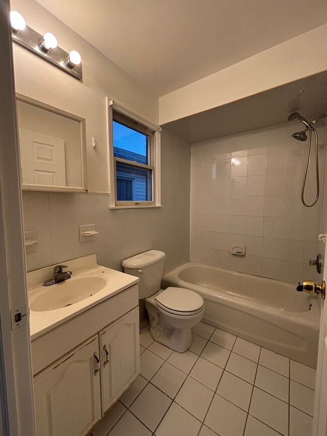Building Photo - 72 Sumo Village Ct