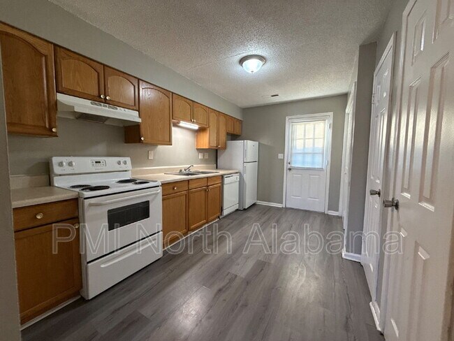 Foto del edificio - 4424 Torrance Dr NW