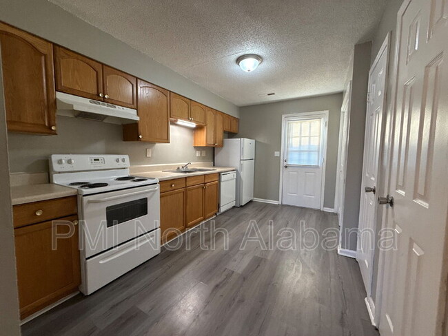 Building Photo - 4424 Torrance Dr NW