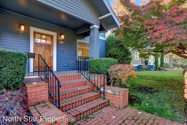 Building Photo - 5 br, 3.5 bath House - 2835 NE 28th Ave.