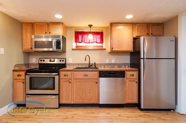 Foto del edificio - 3522 Marine St SW