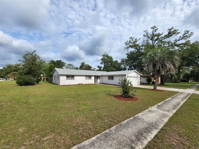 Foto del edificio - 4 br, 2 bath House - 415 Taurus Lane
