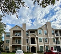 Building Photo - 2025 Erving Cir