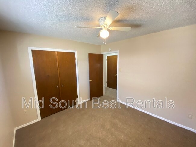 Building Photo - 6553 Birkenhead Rd