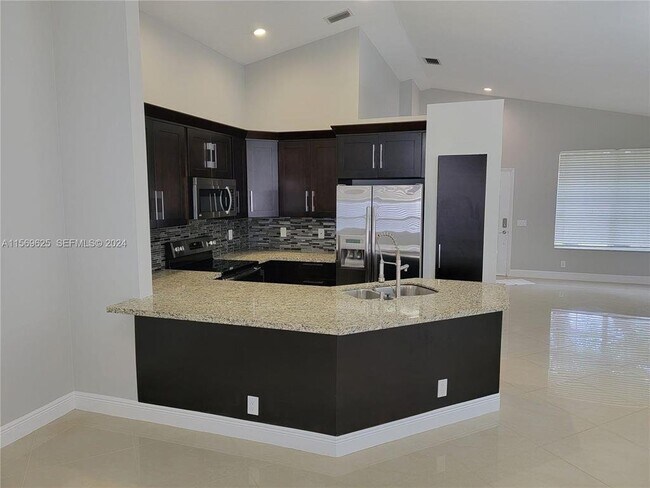 Building Photo - 928 Falling Water Rd