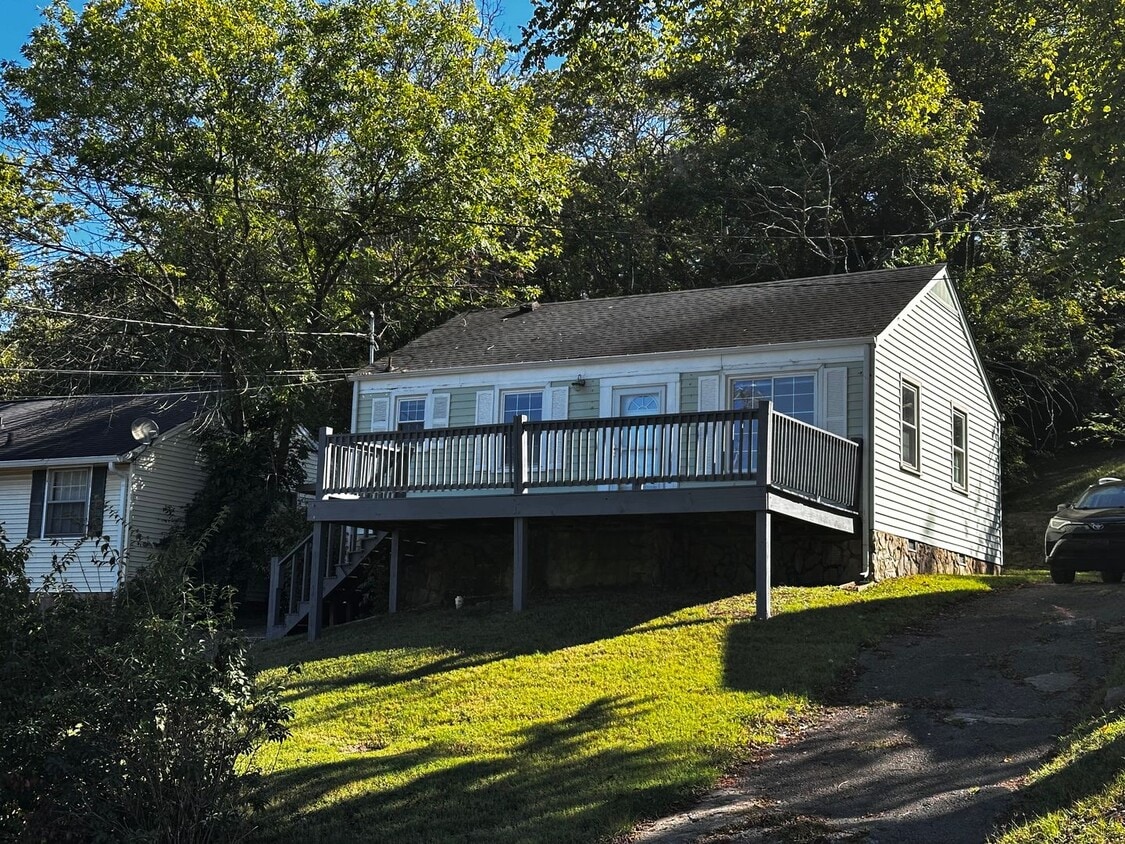 Primary Photo - Adorable Sylvan Heights