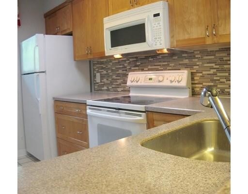 Foto del edificio - 2 Highwood Dr