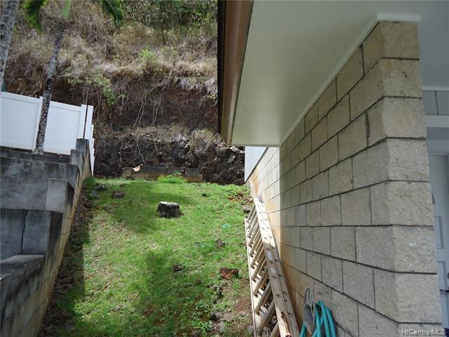 Foto del edificio - 99-891-891 Meaala St