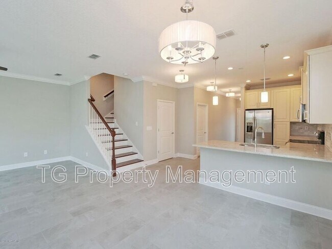 Building Photo - 2656 Almonaster St