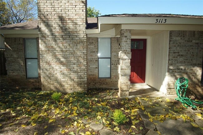Building Photo - 3113 Peachtree Ln