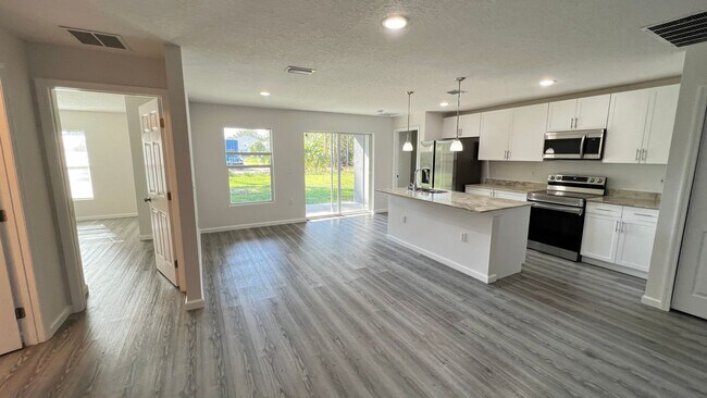Building Photo - Beautiful 4 BD/2BA Home in Palm Bay!!