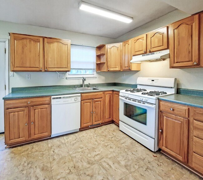 Foto del edificio - Bright & Spacious 3-Bedroom Townhome in So...