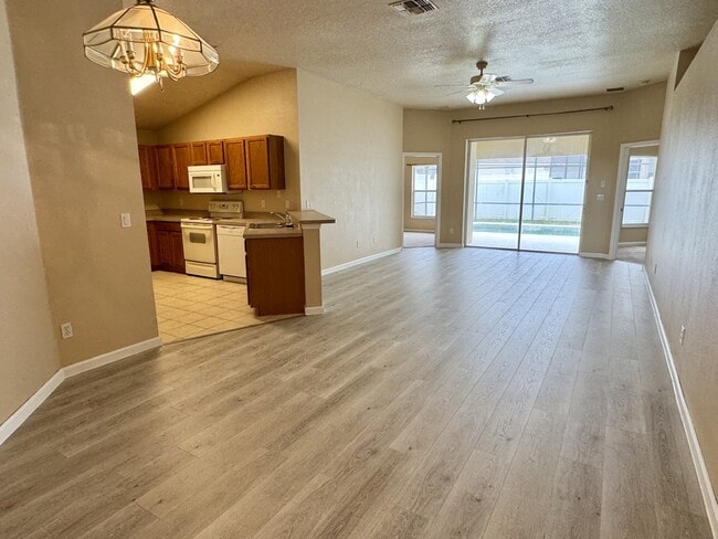 Photo - 3120 Rawcliffe Rd House