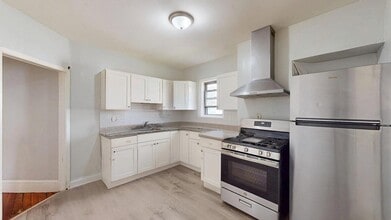 Building Photo - 19 Chilcott Pl