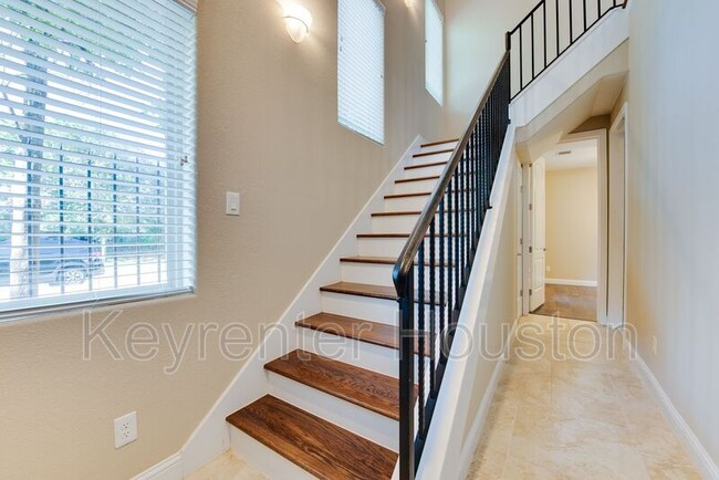 Foto del edificio - 6105 Stillman St