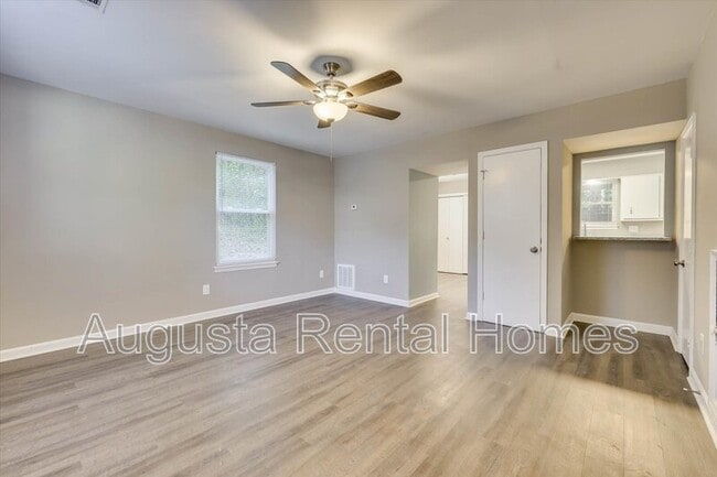 Building Photo - 316 W Buena Vista Ave