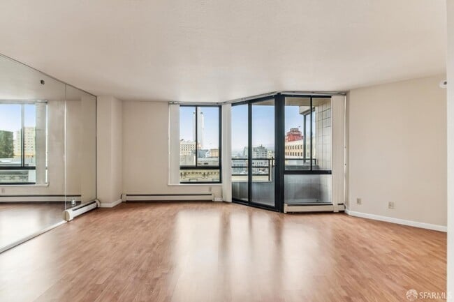 Foto del edificio - 900 Bush St