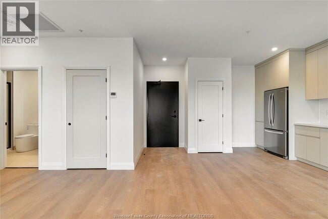 Building Photo - 4400 Laurier Pkwy
