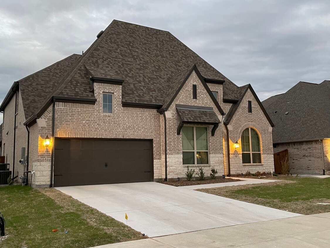 Primary Photo - 2706 Delta Dr