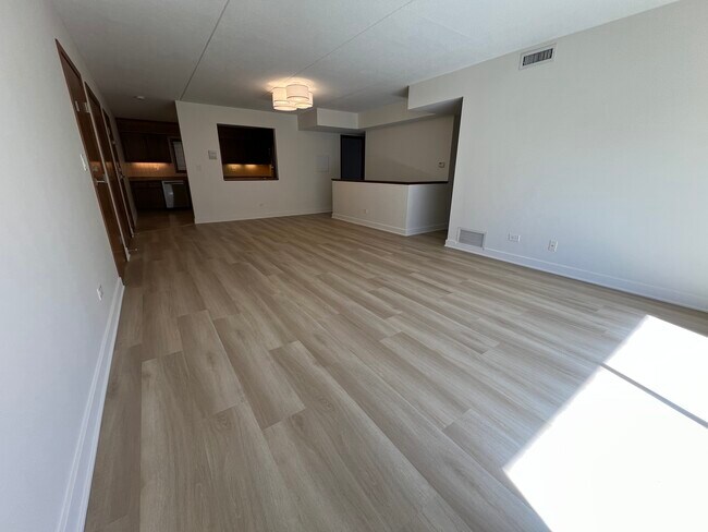 Foto del edificio - 2416 W Foster Ave