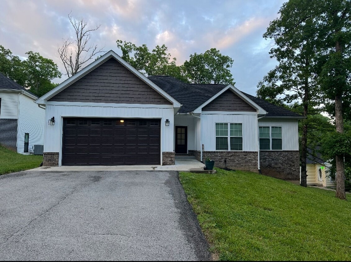 Primary Photo - 77 Bellemeade St