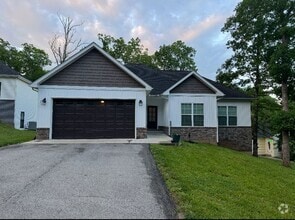 Building Photo - 77 Bellemeade St