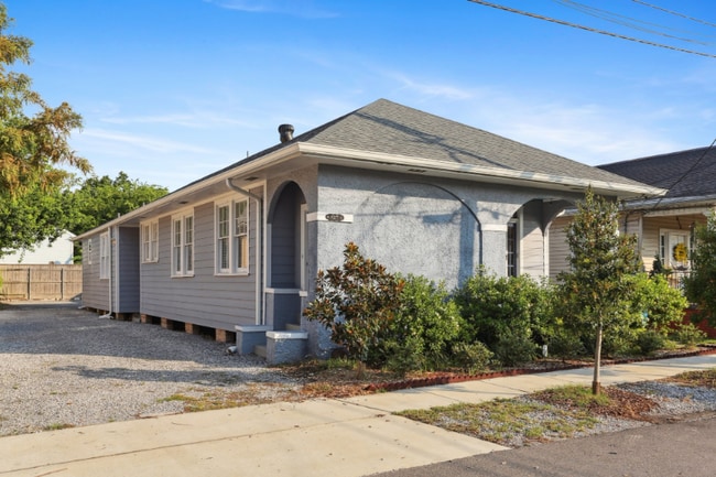 Building Photo - 615 S Hennessey St