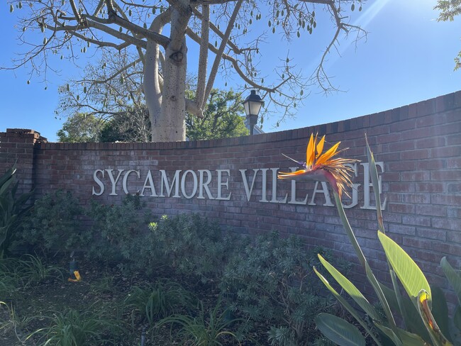 Foto del edificio - 12928 Sycamore Village Dr