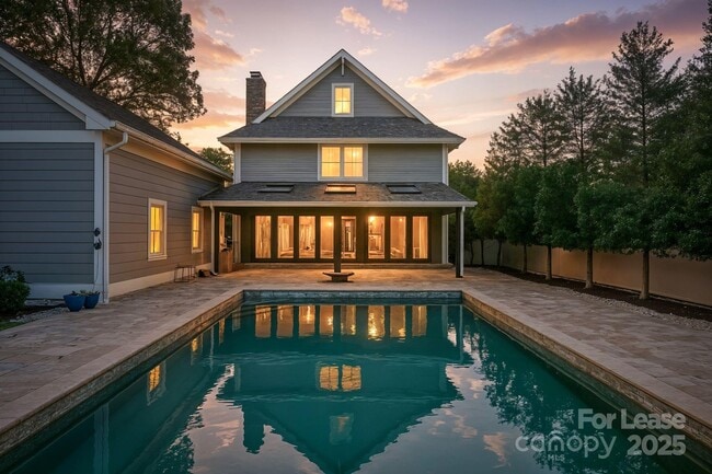 Building Photo - 3125 Pinehurst Pl