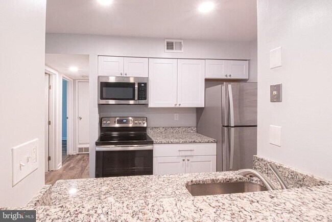 Foto del edificio - 8501 Barrington Ct