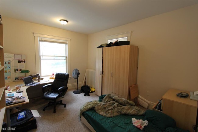 Building Photo - 808 E Kingsley St