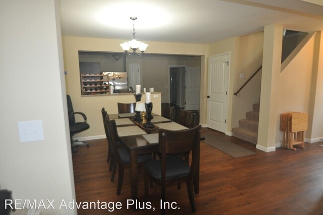 Building Photo - 142 Vineland Pkwy Dr