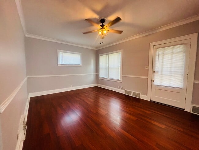 Foto del edificio - Charming 3-Bedroom Home – Don’t Miss This One