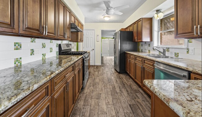 Foto del edificio - 3314 Blue Bonnet Blvd