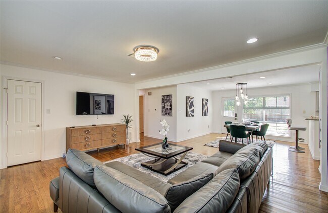 Foto del edificio - 5329 Pagewood Ln