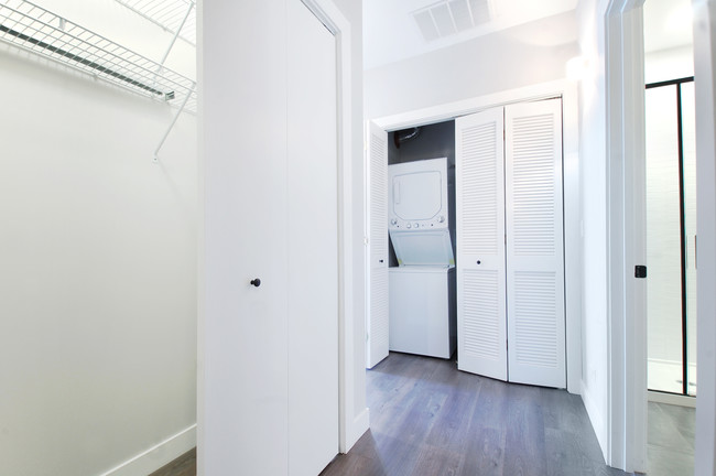 Foto del edificio - 1550 N Wieland St