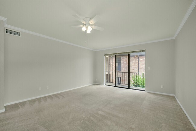 Foto del edificio - 2400 N Braeswood Blvd