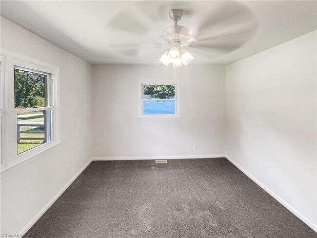 Foto del edificio - 2030 Chesapeake Dr