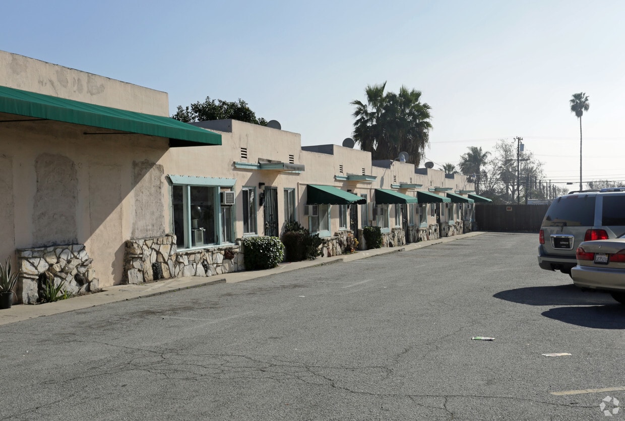 625 W Holt Blvd, Ontario, CA 91762 Apartments in Ontario, CA