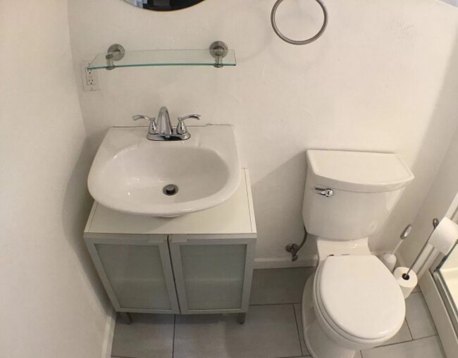 Building Photo - 4524 Beach Ct