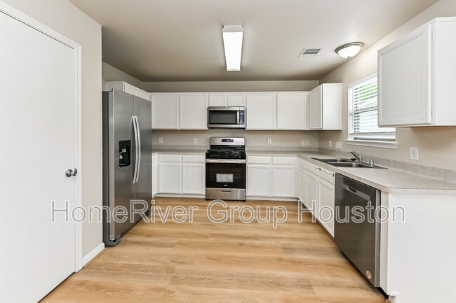 Building Photo - 6610 Hawthorne Falls Ln
