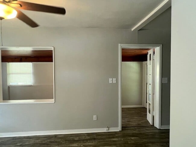 Building Photo - Three Bedroom One Bath - Southside Lakeland