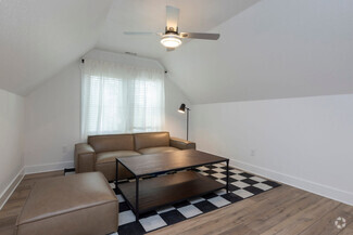Building Photo - 409-24 1/2 24th 1/2 St