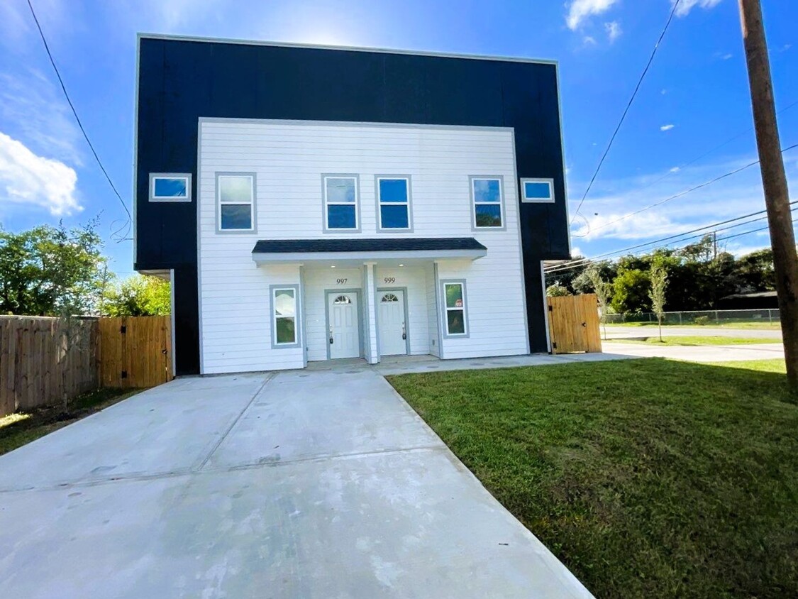 Primary Photo - 997 Marjorie Street**Ask about our NO SECU...