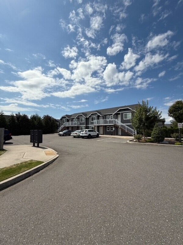 Foto del edificio - 2040 Andress Ln