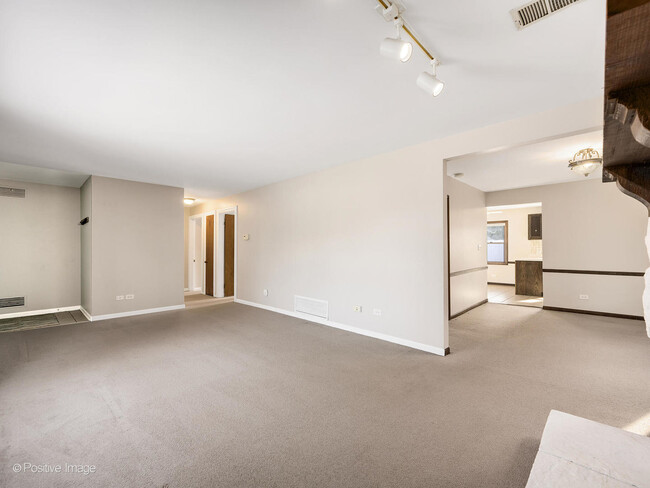 Building Photo - 305 3rd St